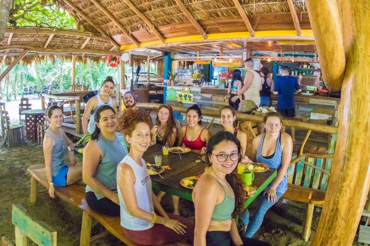 Playa 506 Beachfront Hostel Puerto Viejo de Talamanca Екстер'єр фото